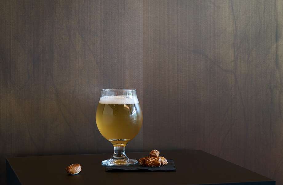 Beer glass and pretzels M8547 Oxibronze DecoMetal
